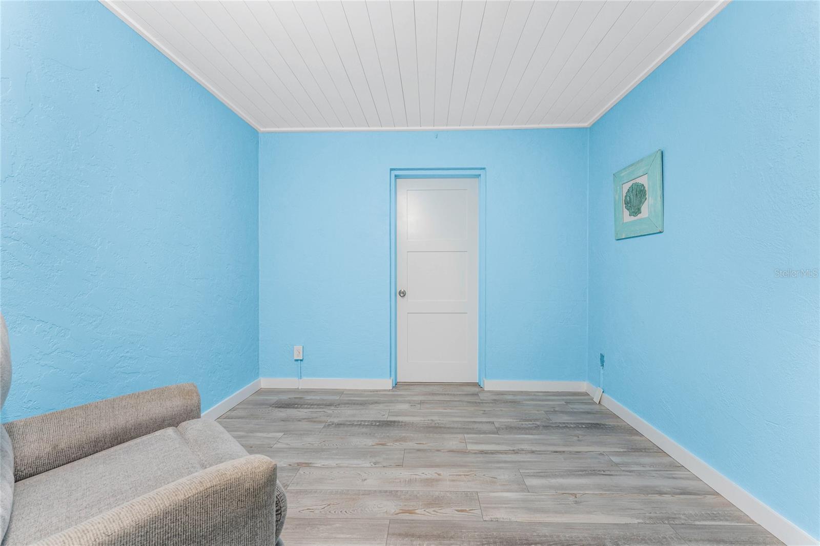 Image 21 of 56 For 1977 Beach Road 3