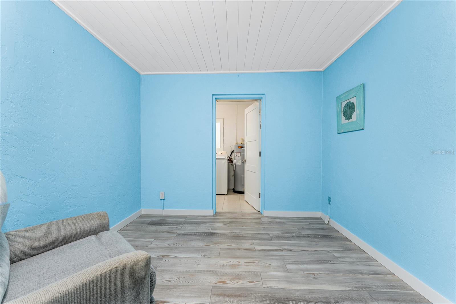 Image 22 of 56 For 1977 Beach Road 3