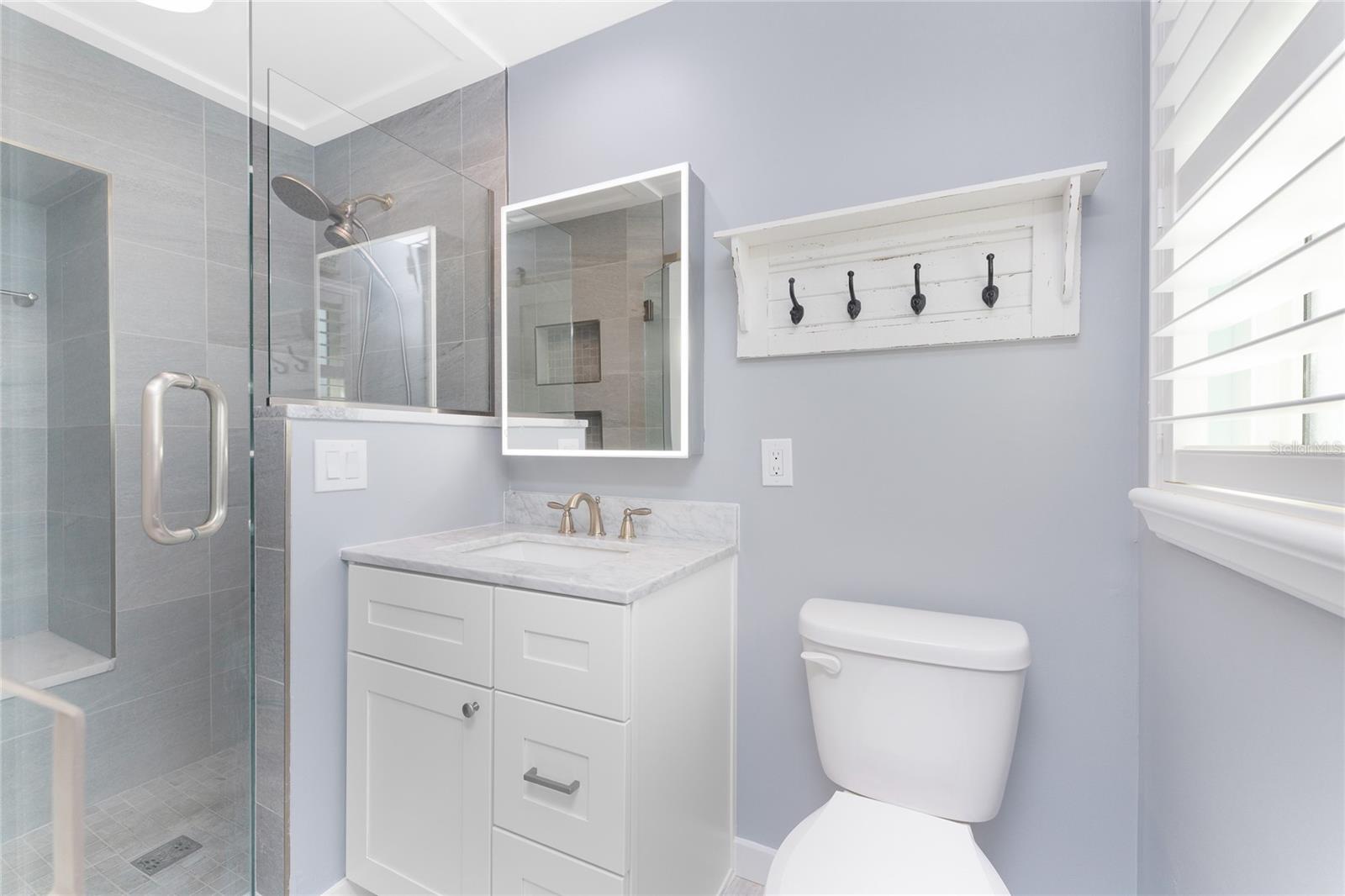 Image 33 of 56 For 1977 Beach Road 3