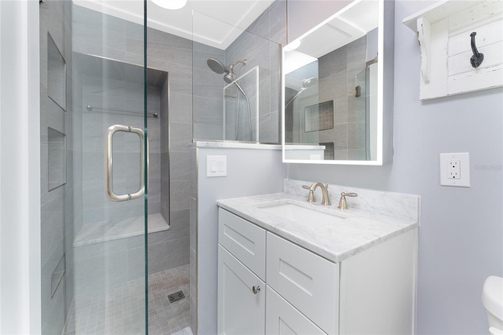 Image 34 of 56 For 1977 Beach Road 3