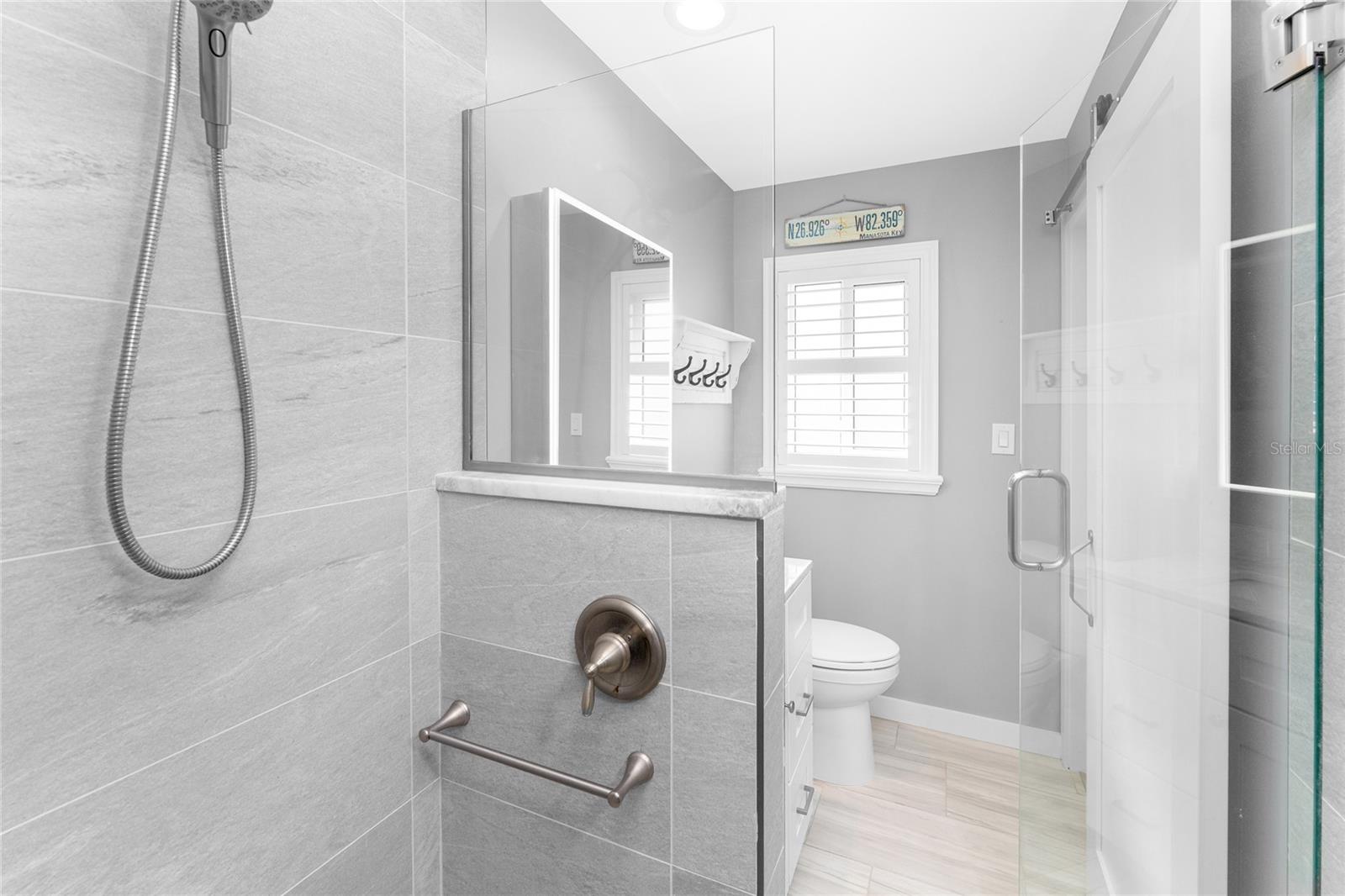 Image 36 of 56 For 1977 Beach Road 3