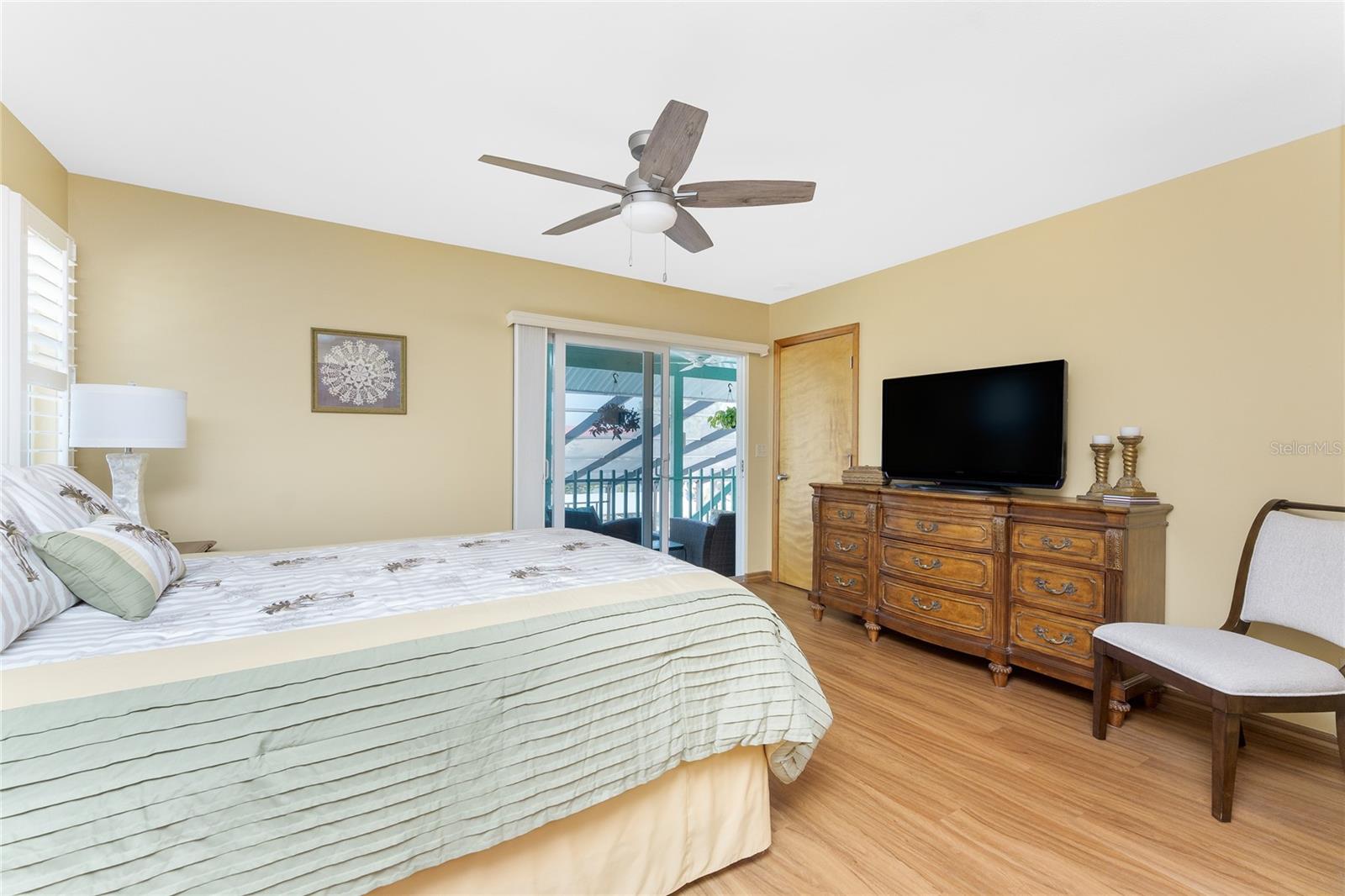 Image 22 of 45 For 1052 Newton Street