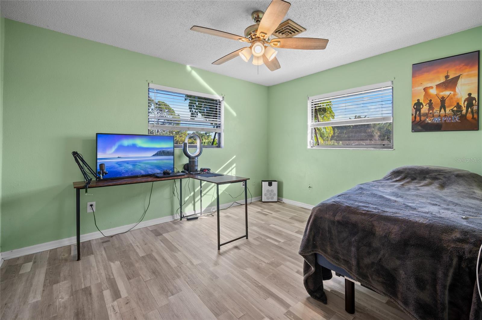 Image 15 of 30 For 10193 Barker Avenue