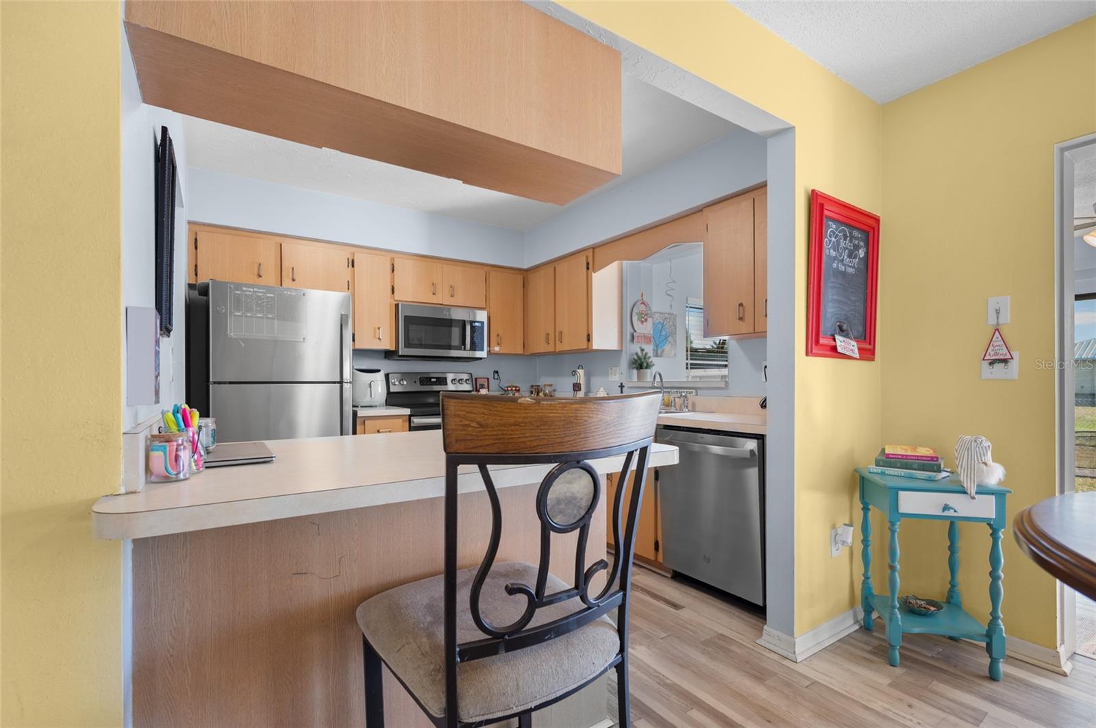 Image 7 of 30 For 10193 Barker Avenue