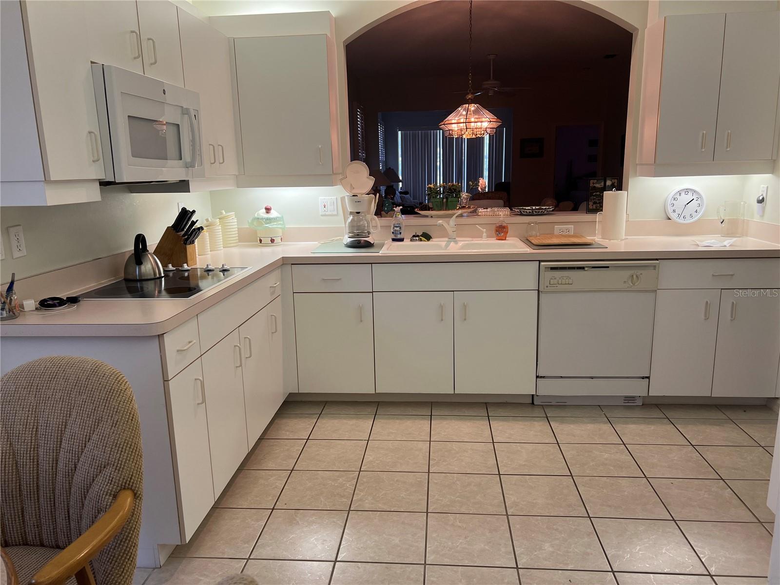 Image 18 of 42 For 858 Tartan Drive 858