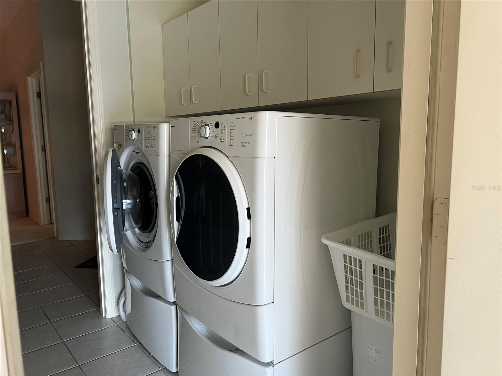 Image 27 of 42 For 858 Tartan Drive 858