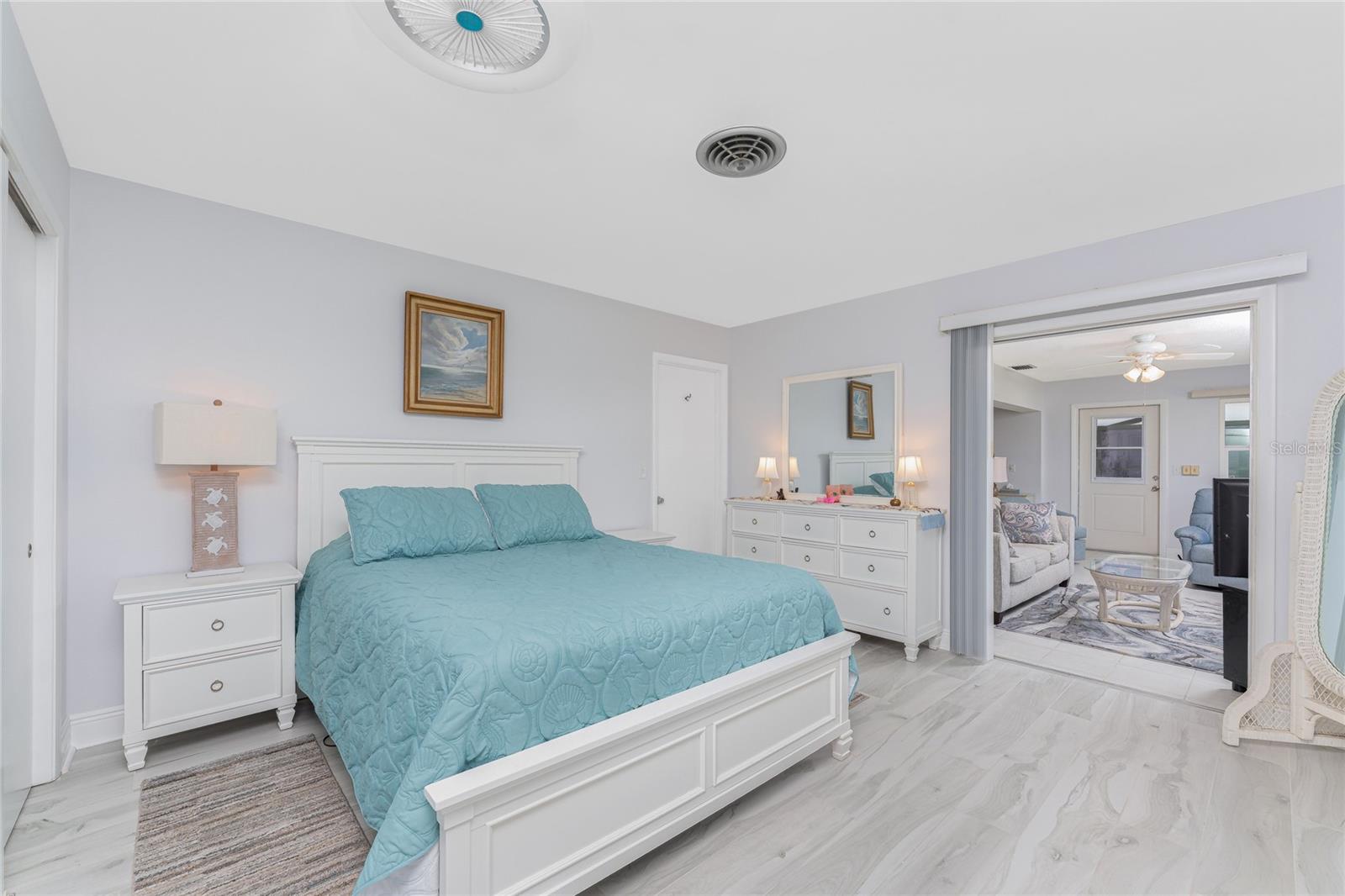 Image 31 of 55 For 1720 Florence Avenue