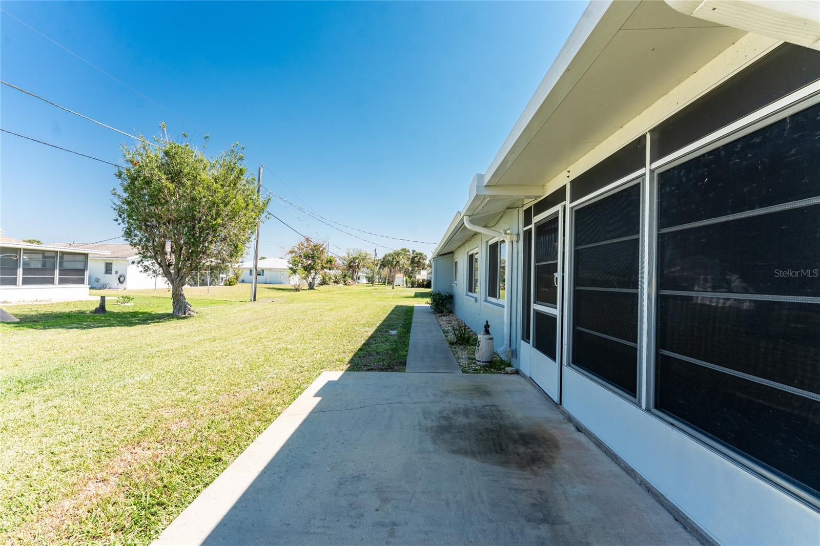 Image 38 of 55 For 1720 Florence Avenue