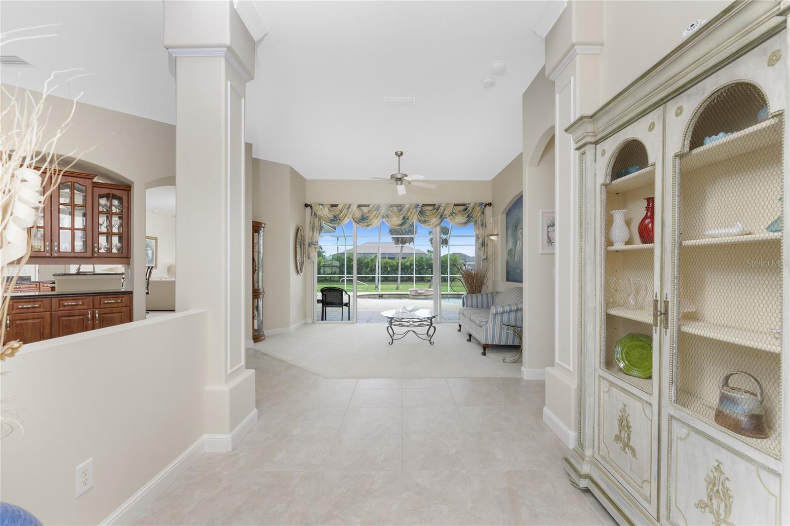 Image 11 of 68 For 210 Rotonda Boulevard E