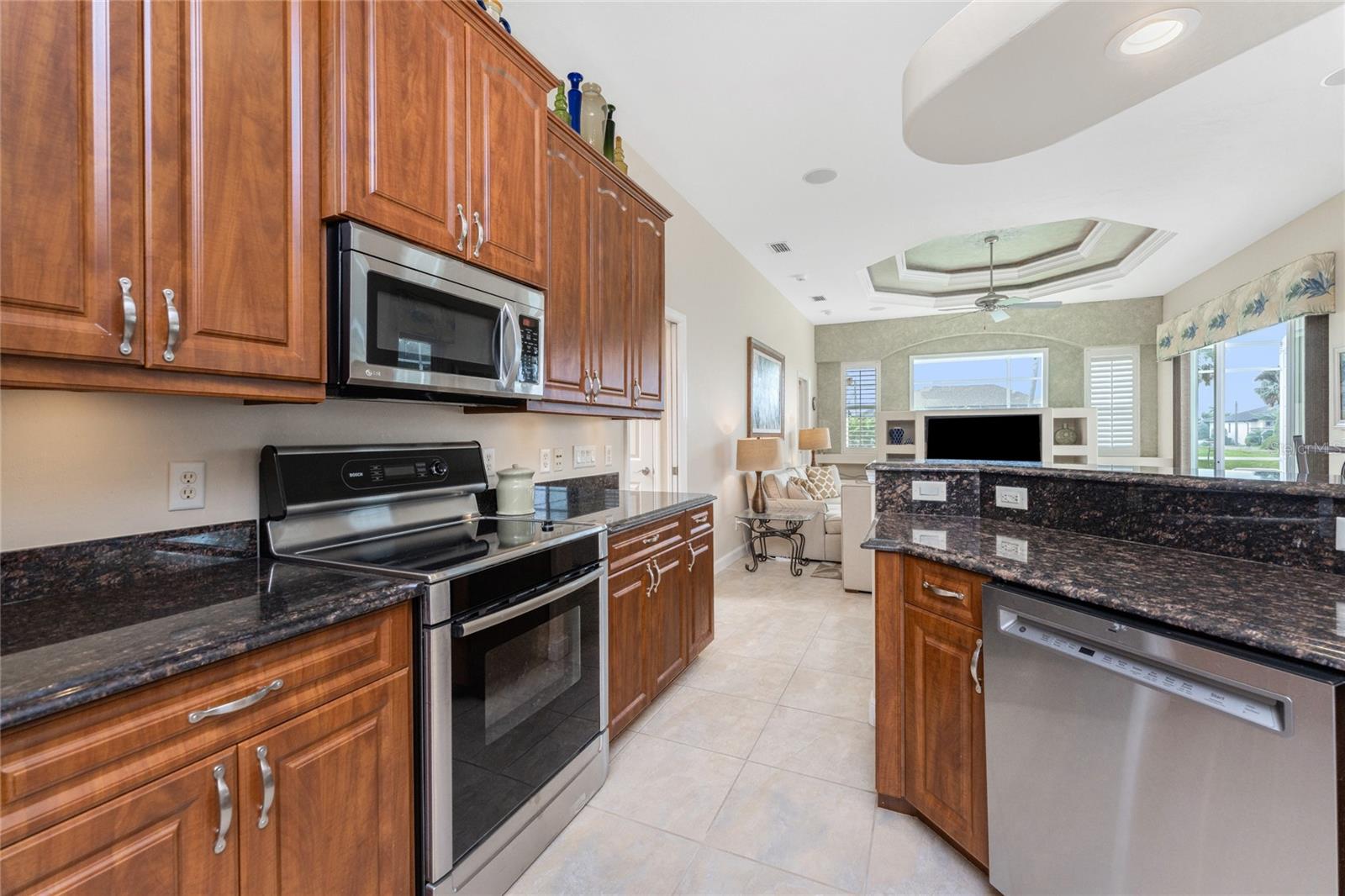 Image 20 of 68 For 210 Rotonda Boulevard E