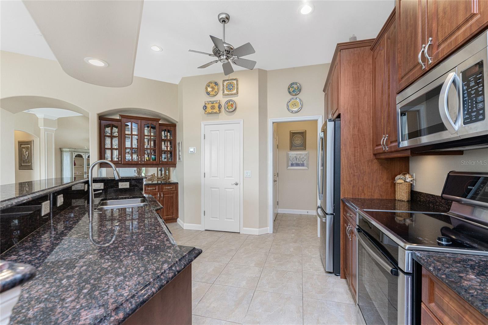 Image 21 of 68 For 210 Rotonda Boulevard E