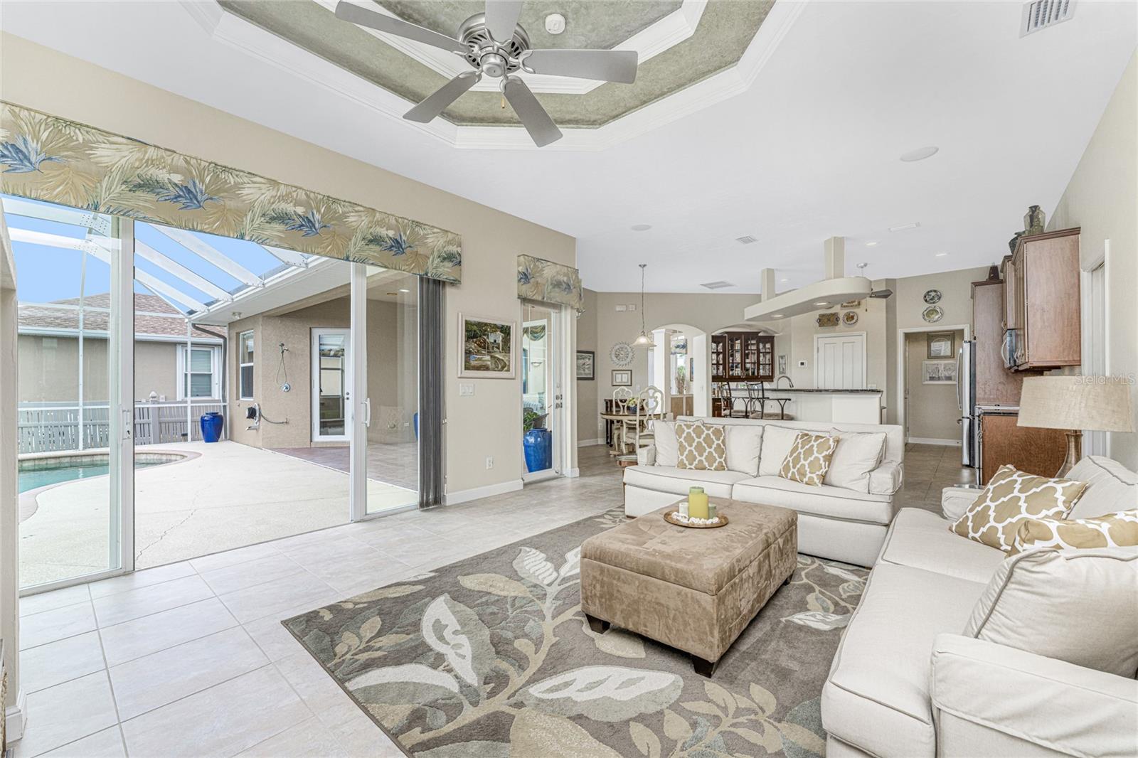 Image 29 of 68 For 210 Rotonda Boulevard E