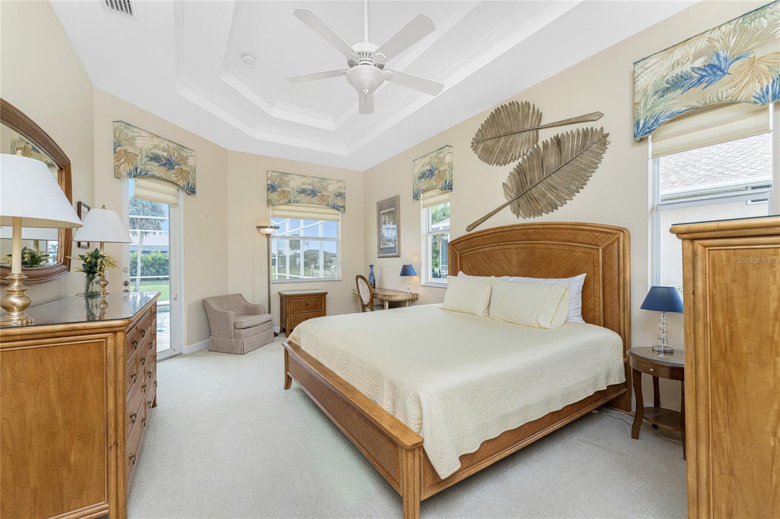 Image 32 of 68 For 210 Rotonda Boulevard E