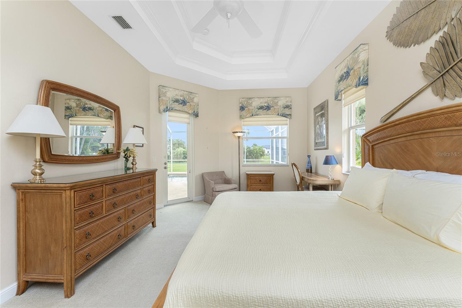 Image 33 of 68 For 210 Rotonda Boulevard E