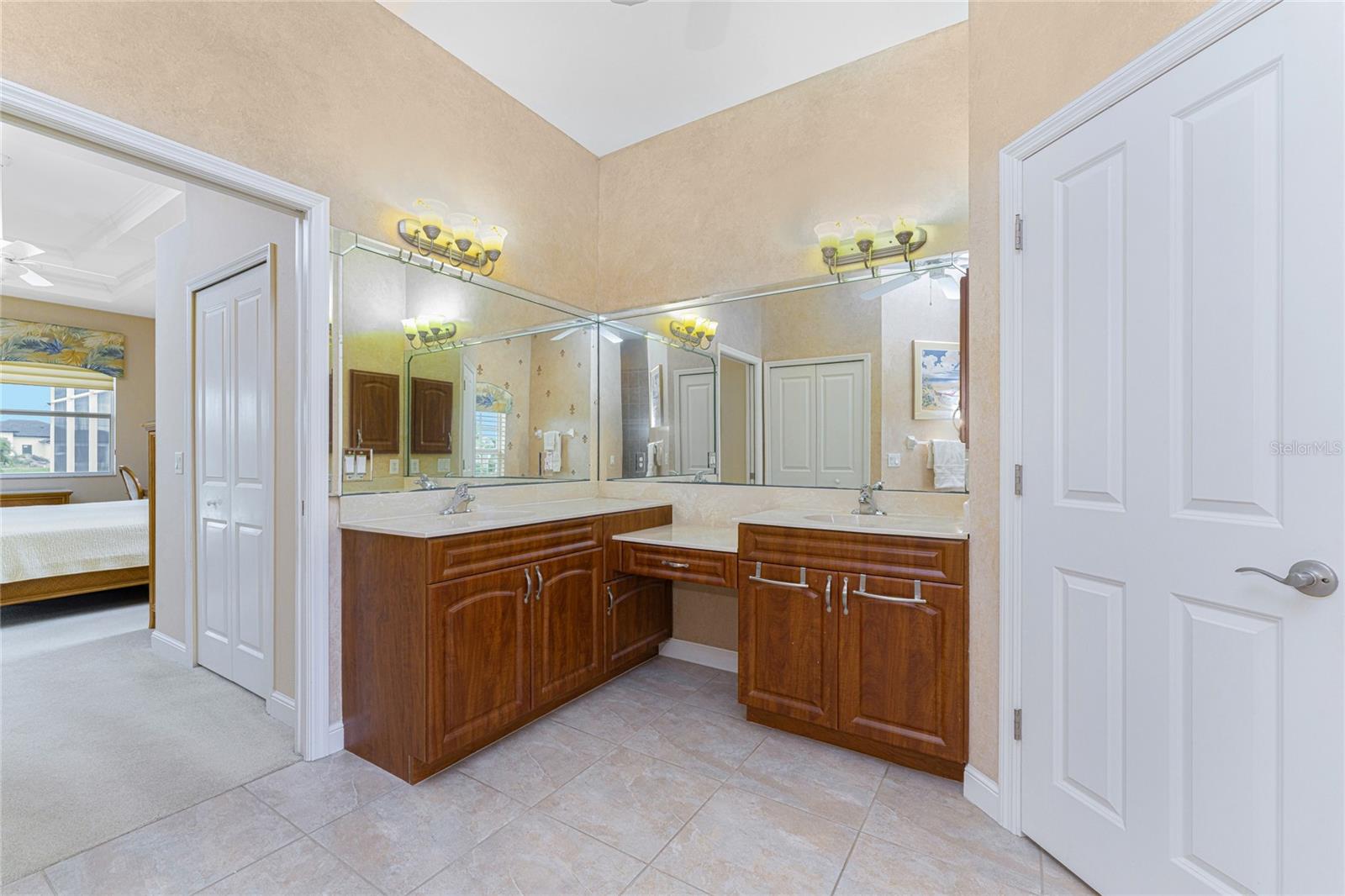 Image 38 of 68 For 210 Rotonda Boulevard E