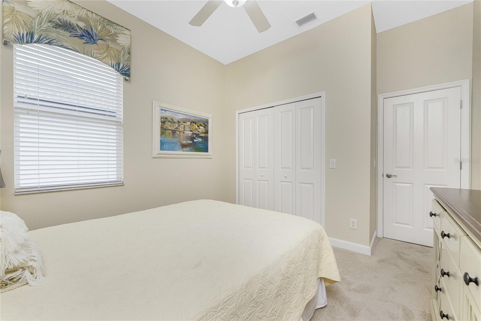 Image 40 of 68 For 210 Rotonda Boulevard E