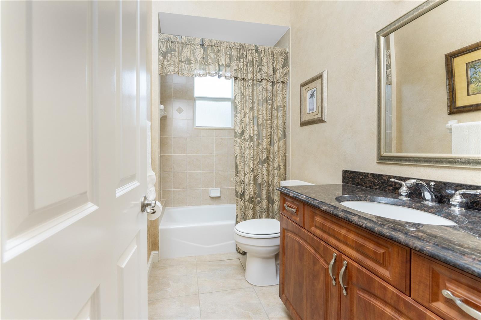 Image 41 of 68 For 210 Rotonda Boulevard E