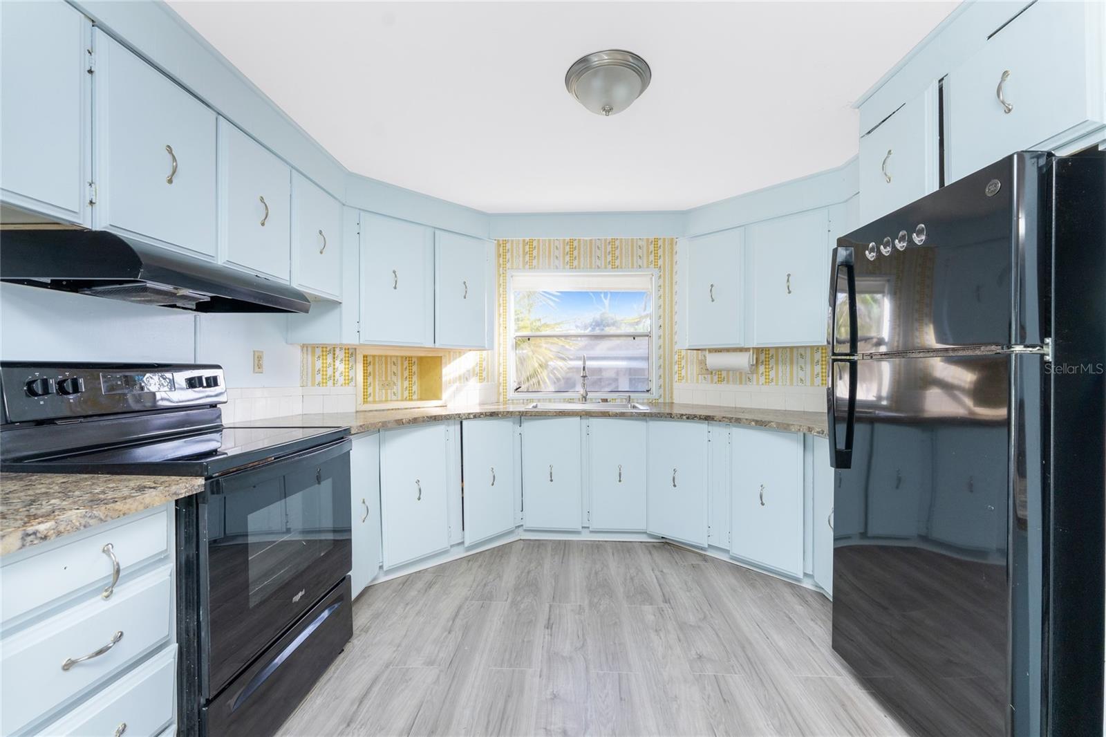 Image 10 of 47 For 3111 Waterside Drive