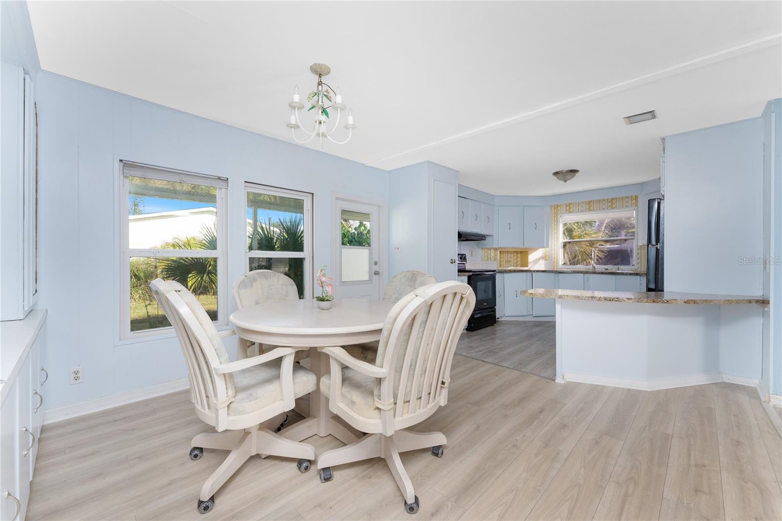 Image 13 of 47 For 3111 Waterside Drive