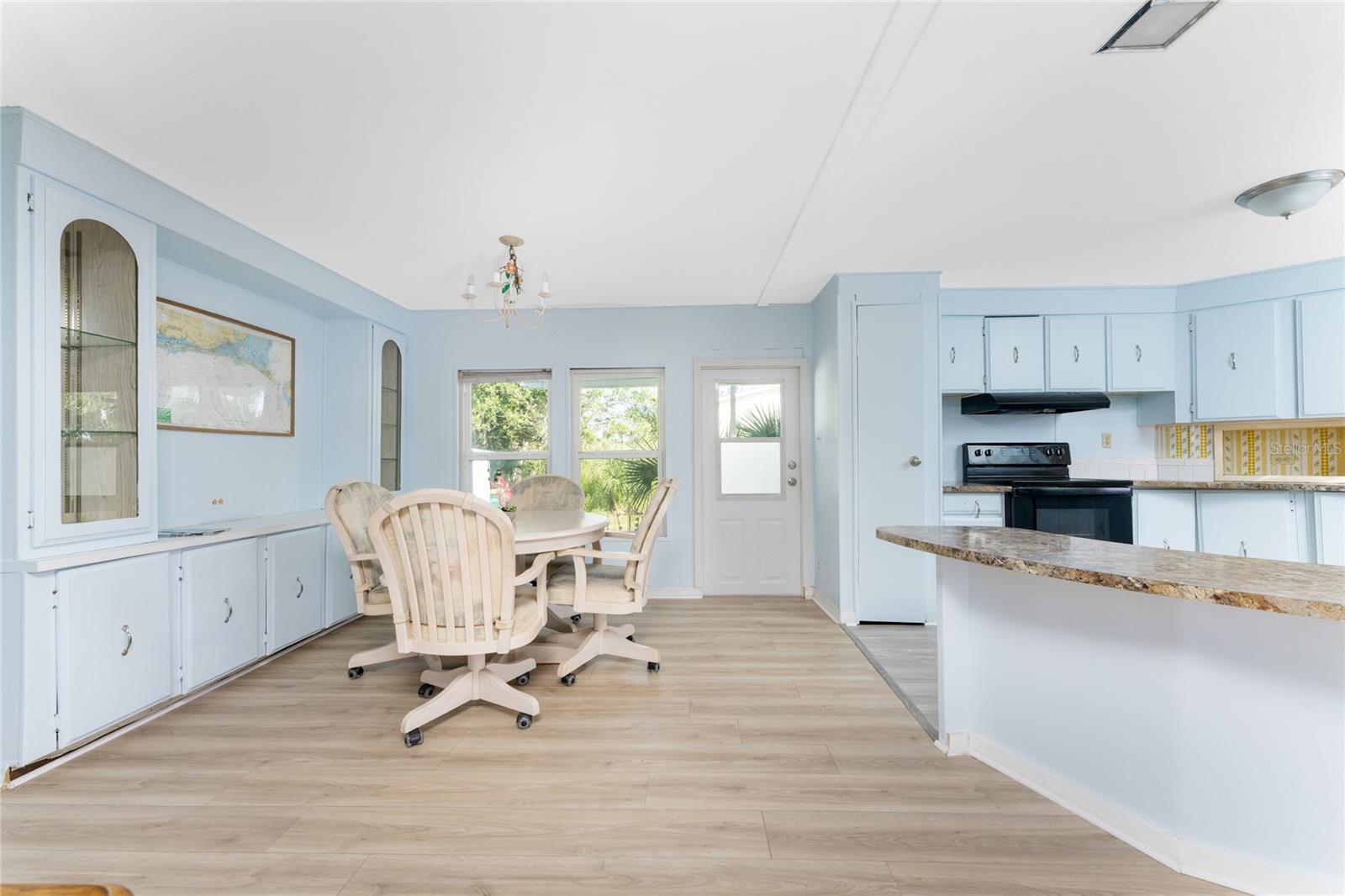 Image 14 of 47 For 3111 Waterside Drive