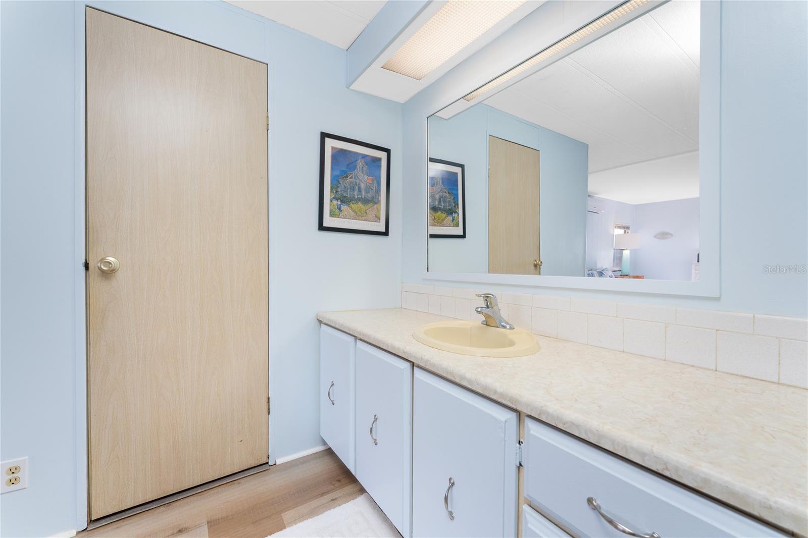 Image 23 of 47 For 3111 Waterside Drive