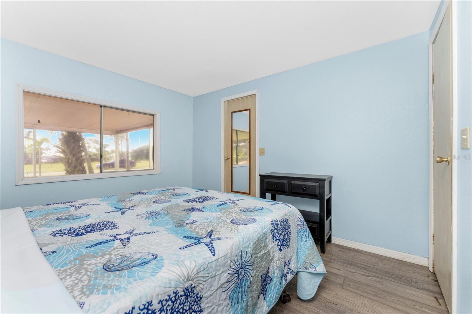 Image 27 of 47 For 3111 Waterside Drive