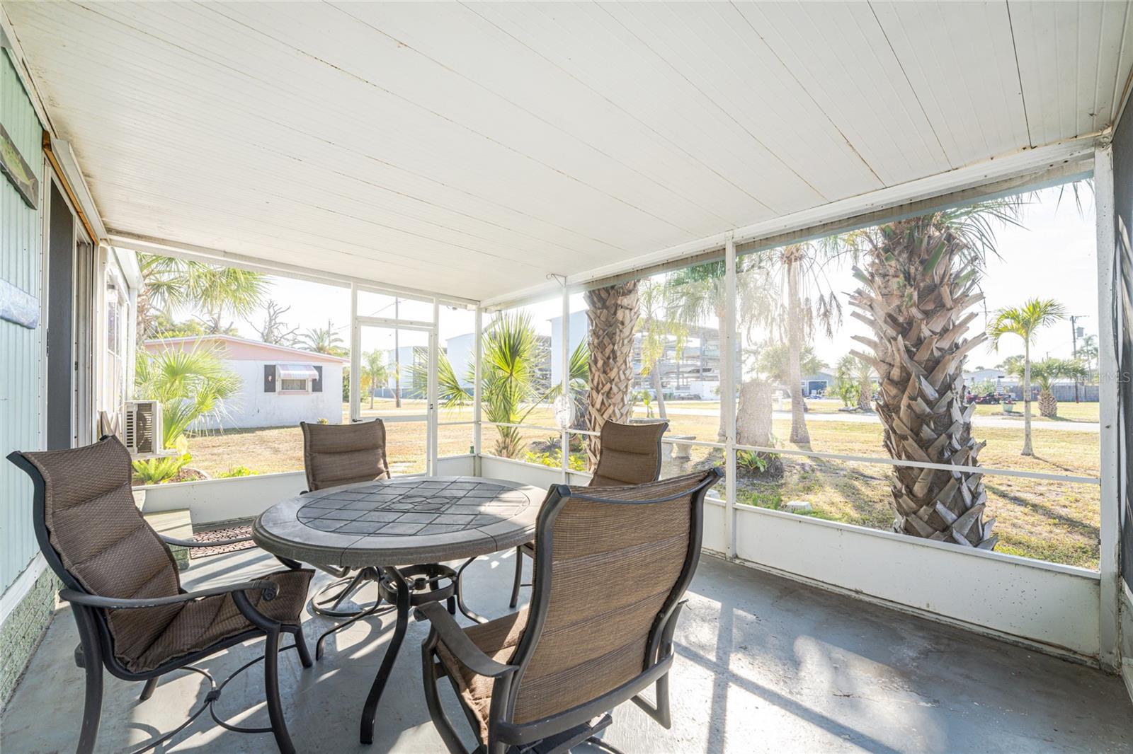 Image 33 of 47 For 3111 Waterside Drive