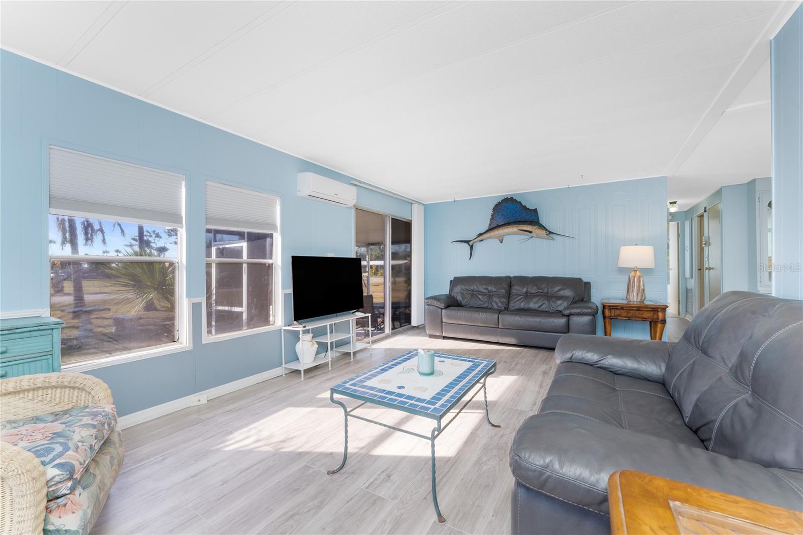 Image 4 of 47 For 3111 Waterside Drive