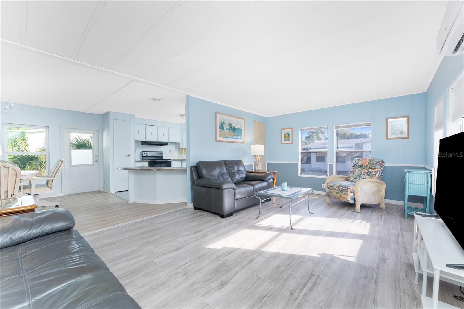 Image 7 of 47 For 3111 Waterside Drive