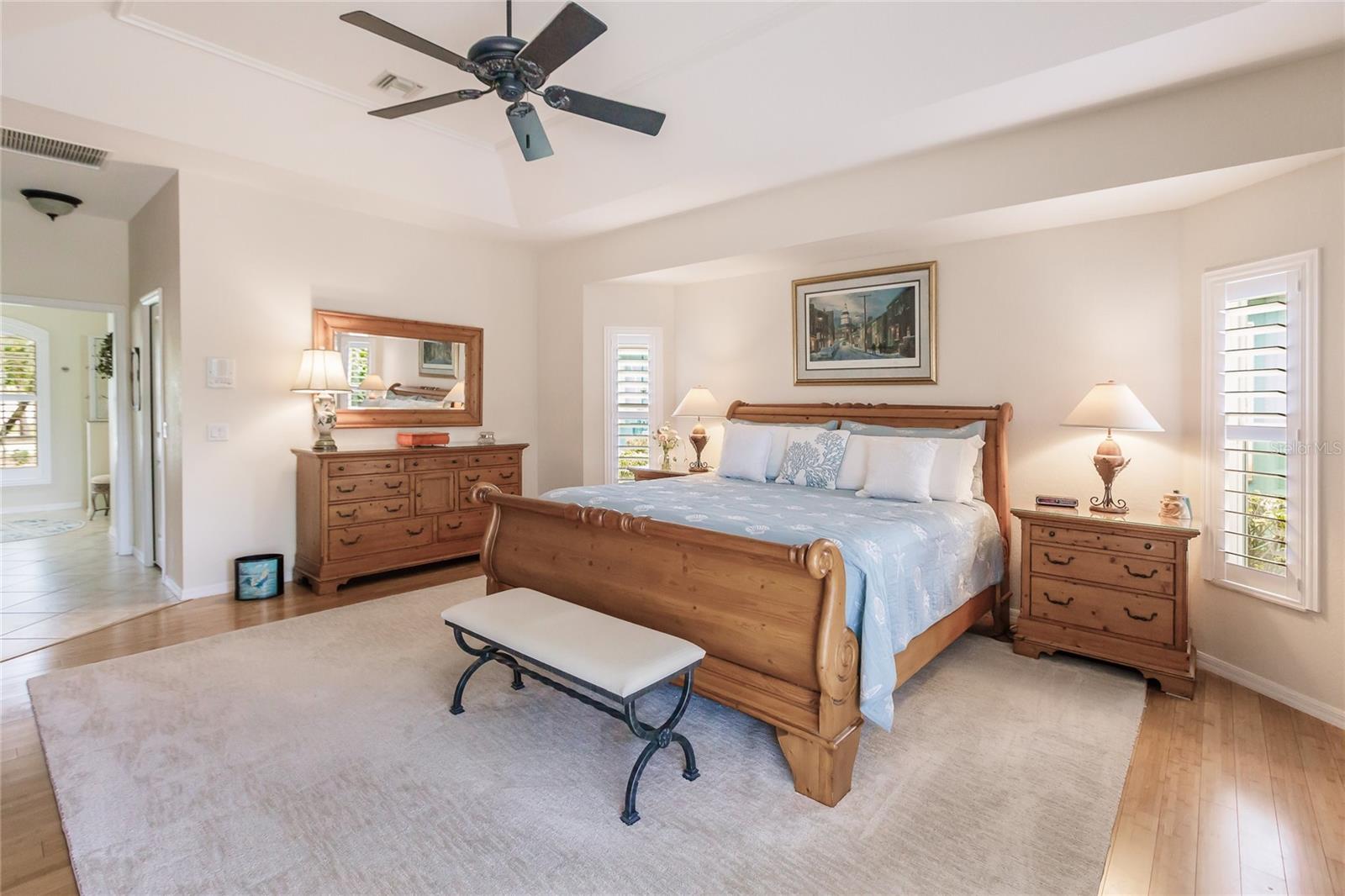 Image 11 of 29 For 254 Rotonda Boulevard E