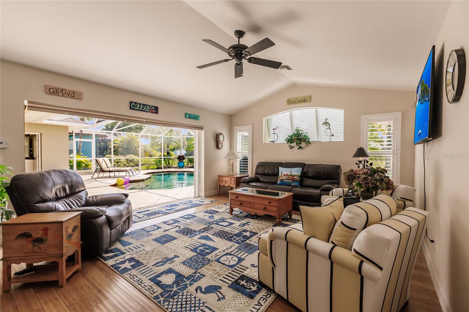 Image 7 of 29 For 254 Rotonda Boulevard E