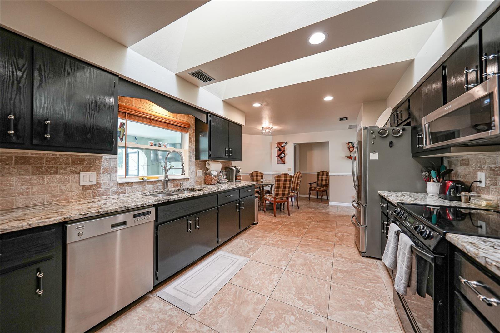 Image 10 of 65 For 1166 Waterside Street