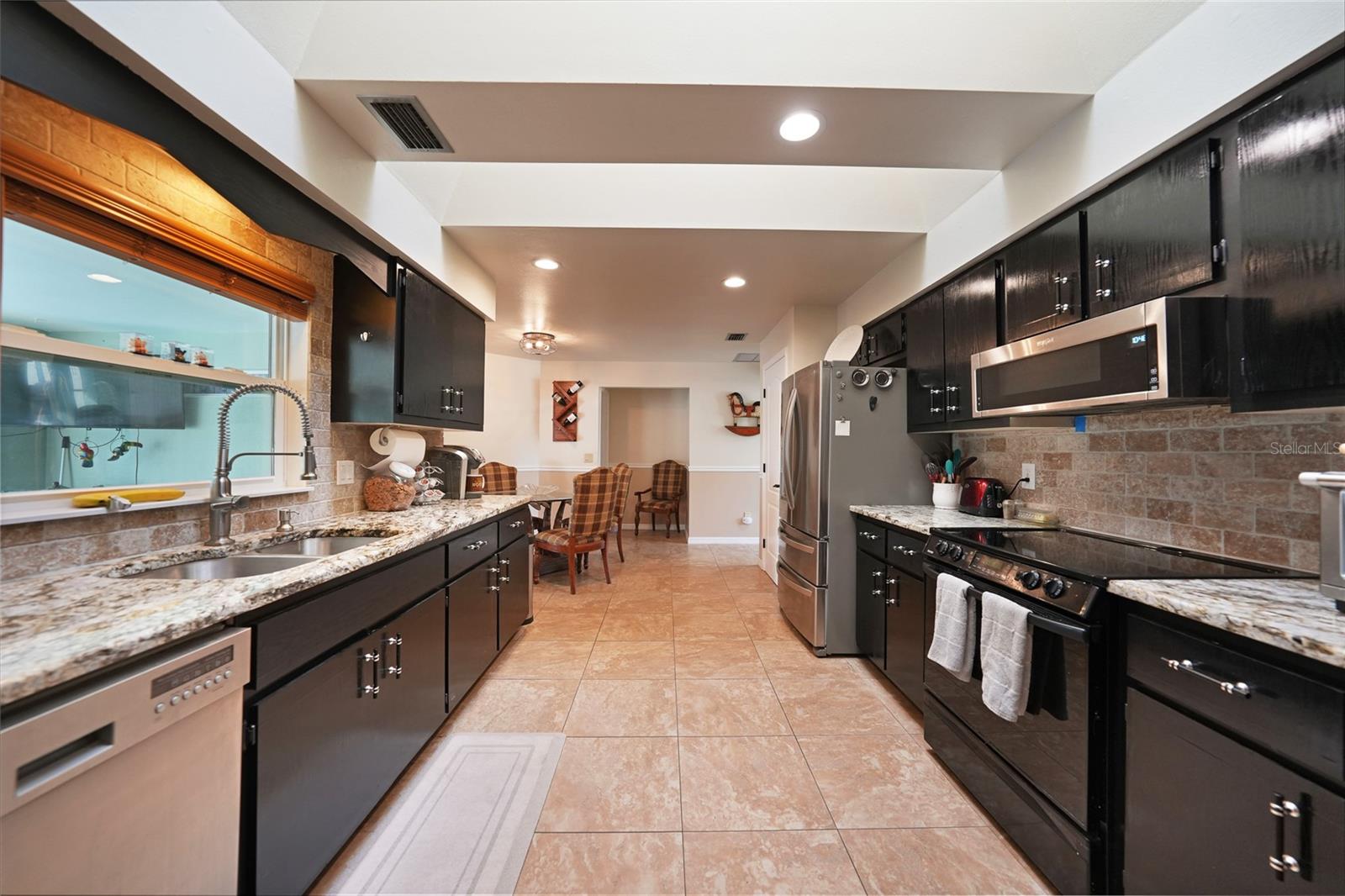 Image 12 of 65 For 1166 Waterside Street