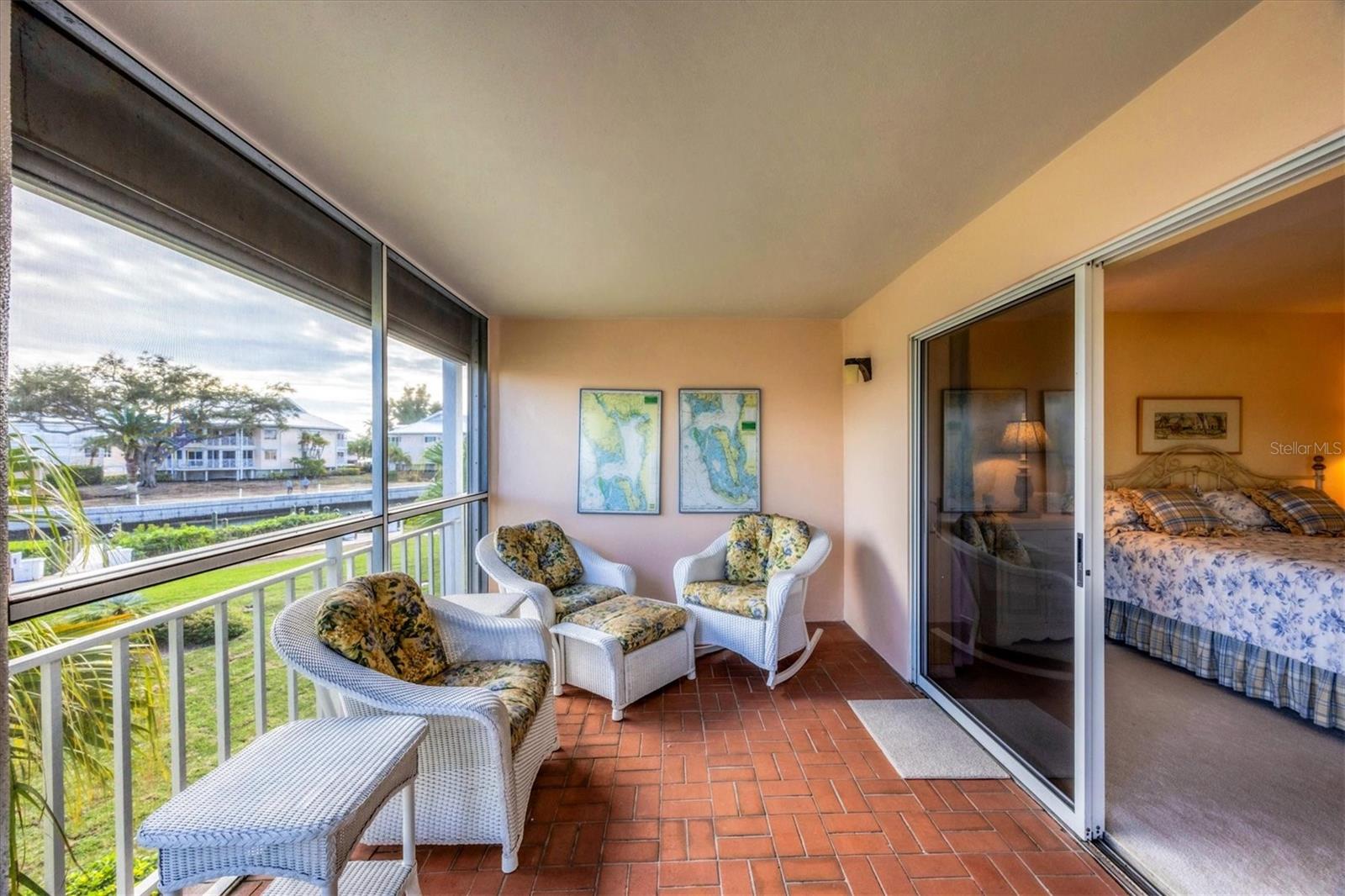 Image 17 of 53 For 11000 Placida Road 1801