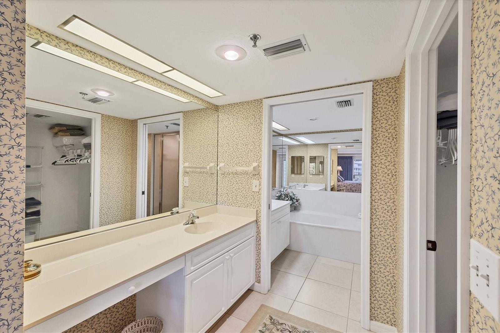 Image 20 of 53 For 11000 Placida Road 1801