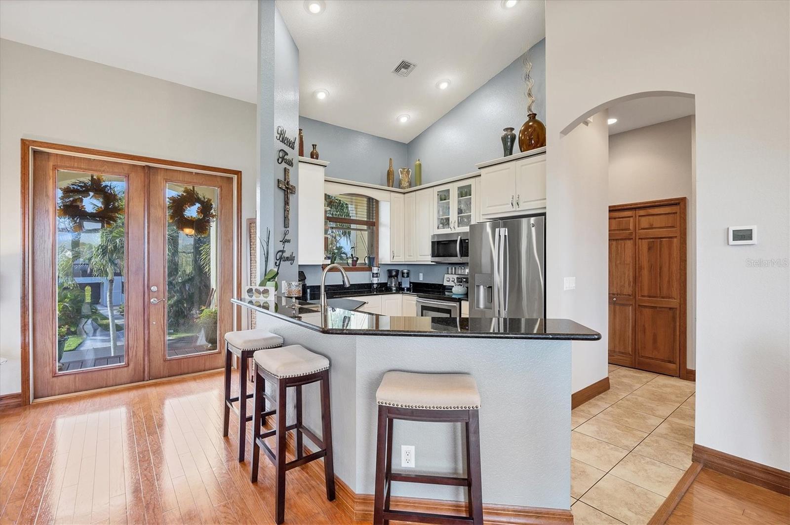 Image 12 of 41 For 7089 Pinebay Boulevard