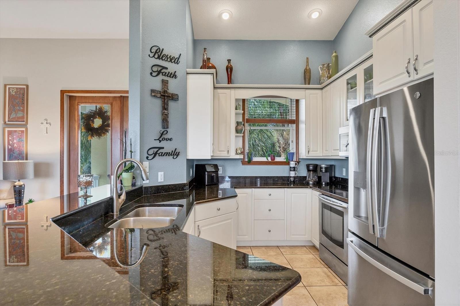 Image 13 of 41 For 7089 Pinebay Boulevard