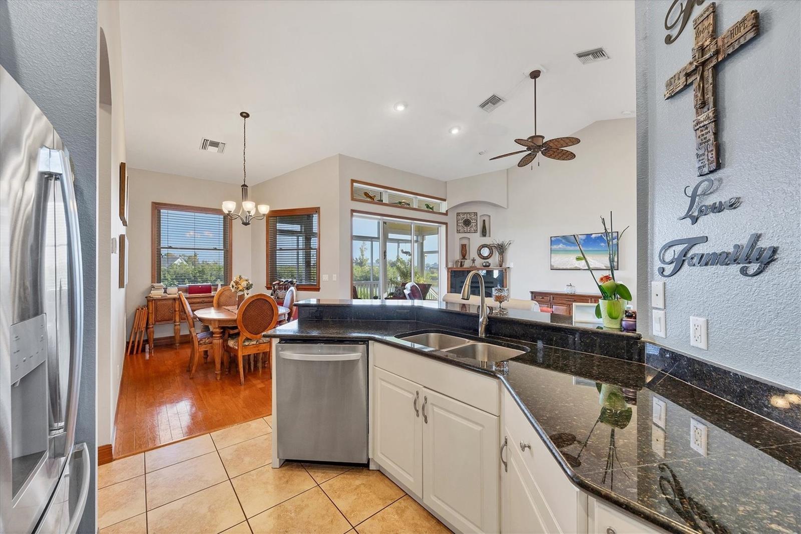 Image 14 of 41 For 7089 Pinebay Boulevard