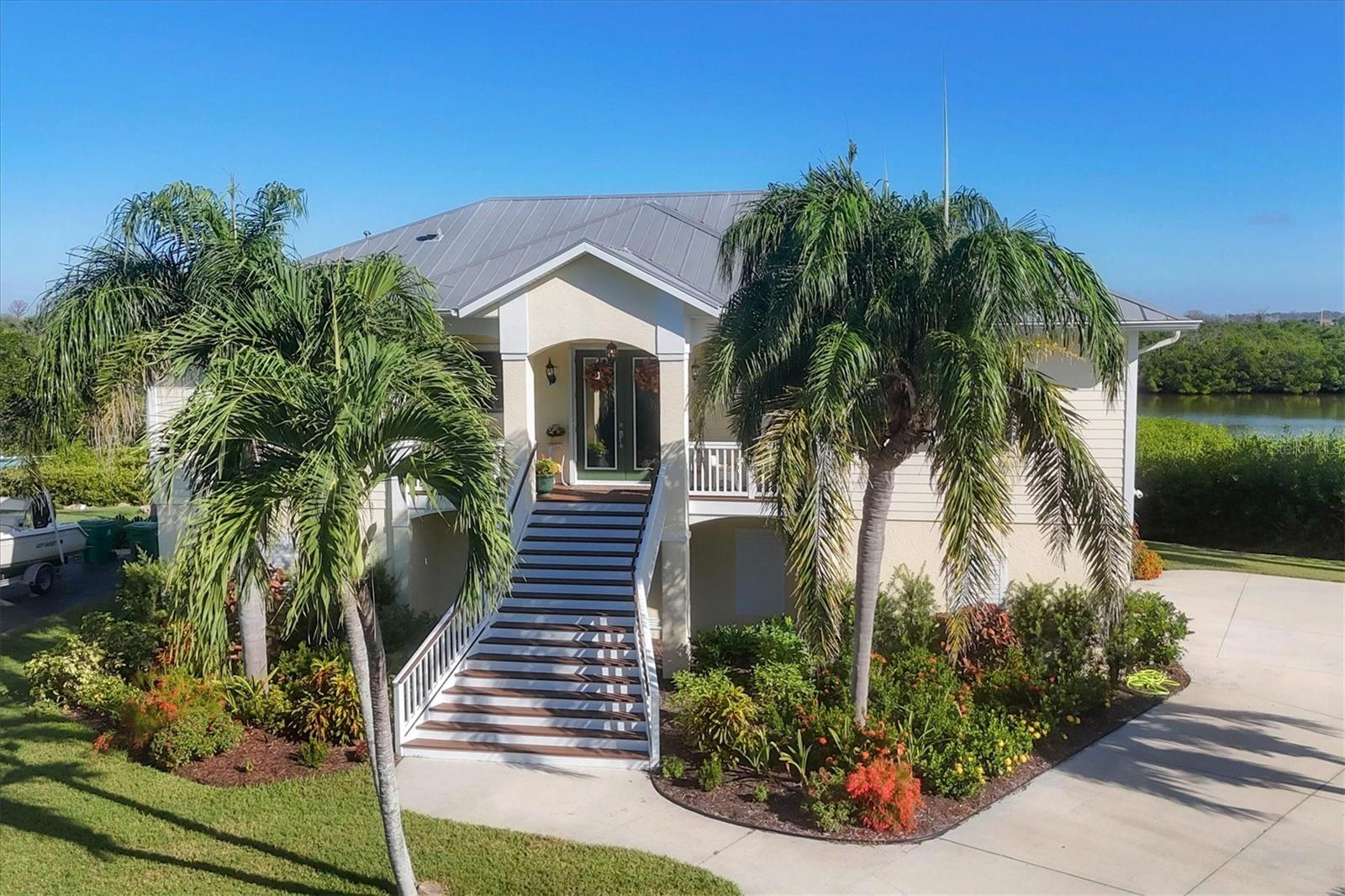 Image 2 of 41 For 7089 Pinebay Boulevard