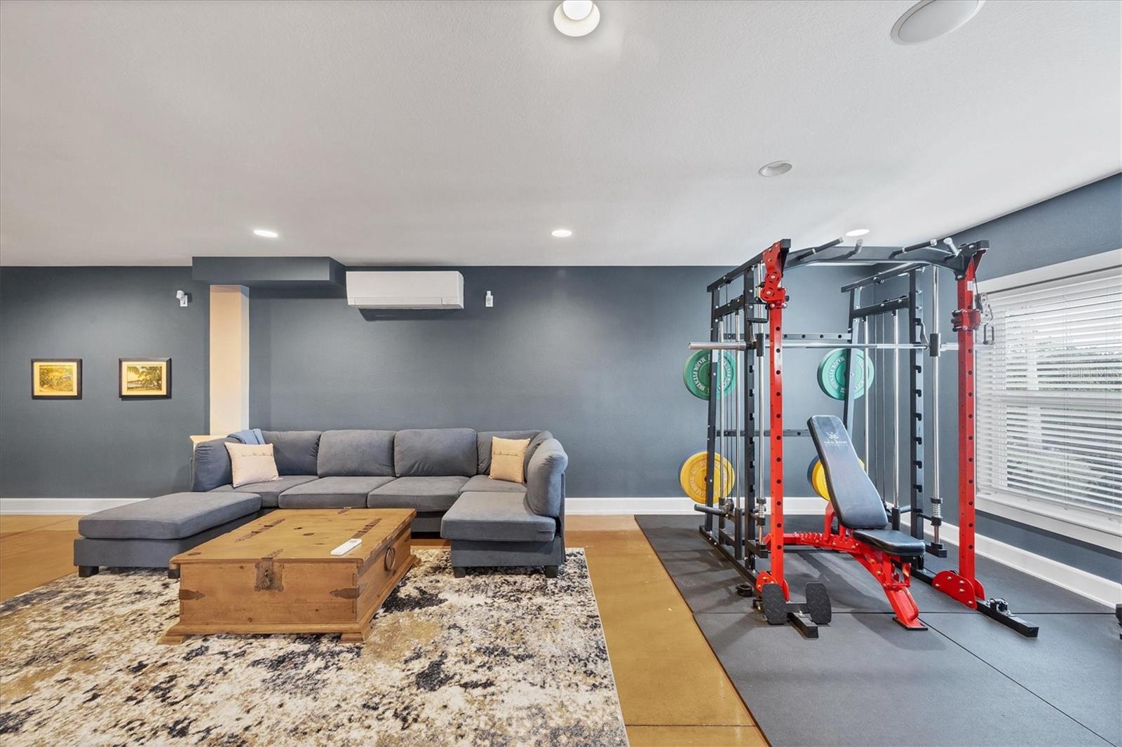 Image 26 of 41 For 7089 Pinebay Boulevard