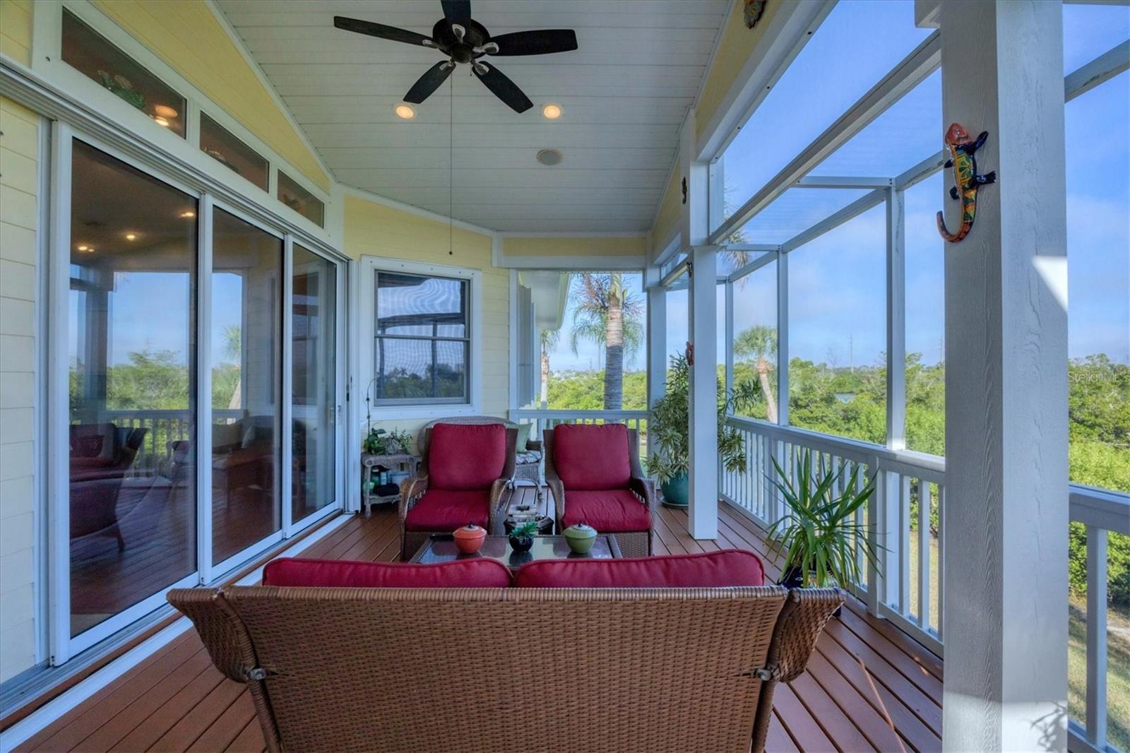 Image 29 of 41 For 7089 Pinebay Boulevard