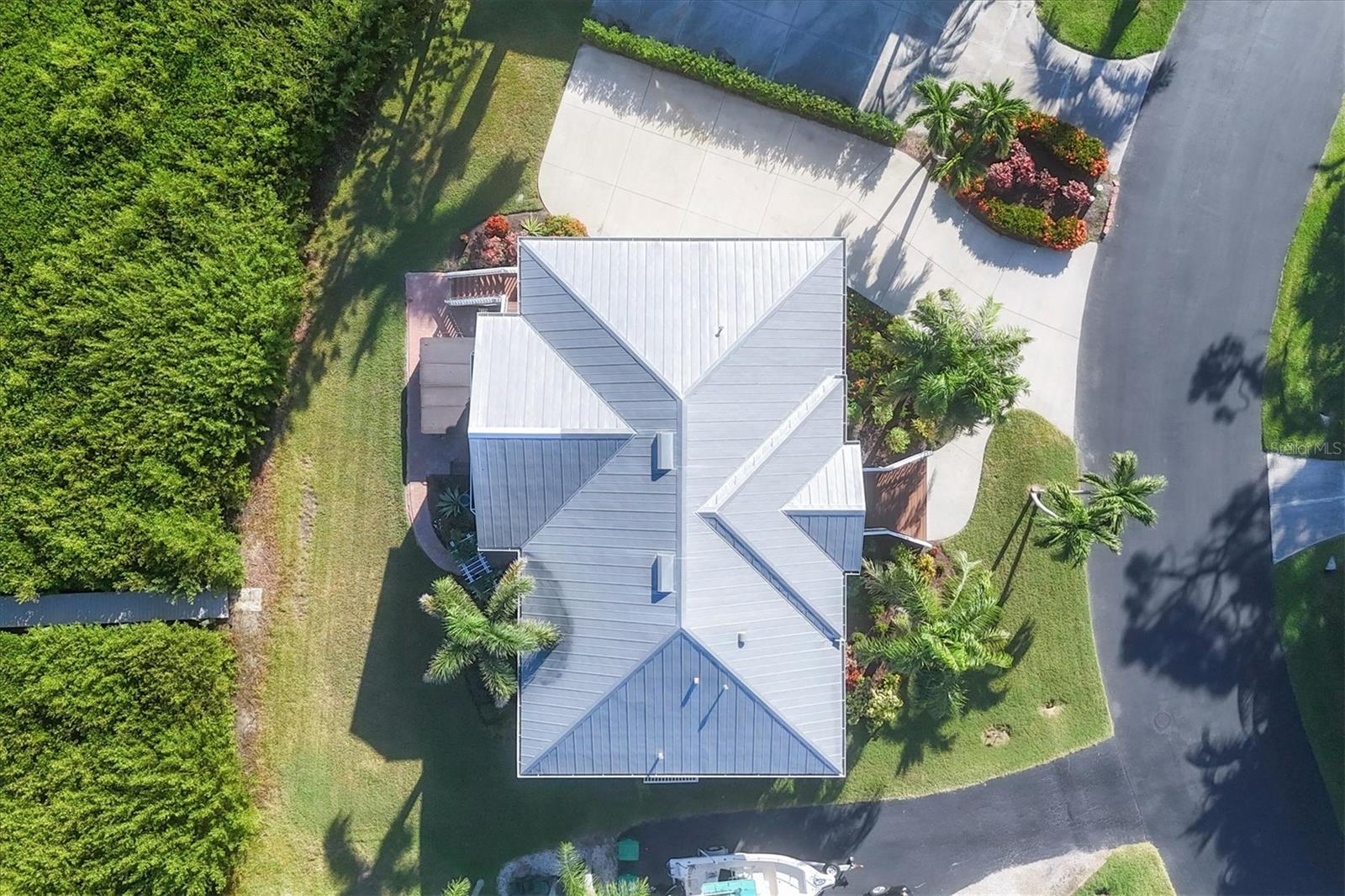 Image 36 of 41 For 7089 Pinebay Boulevard