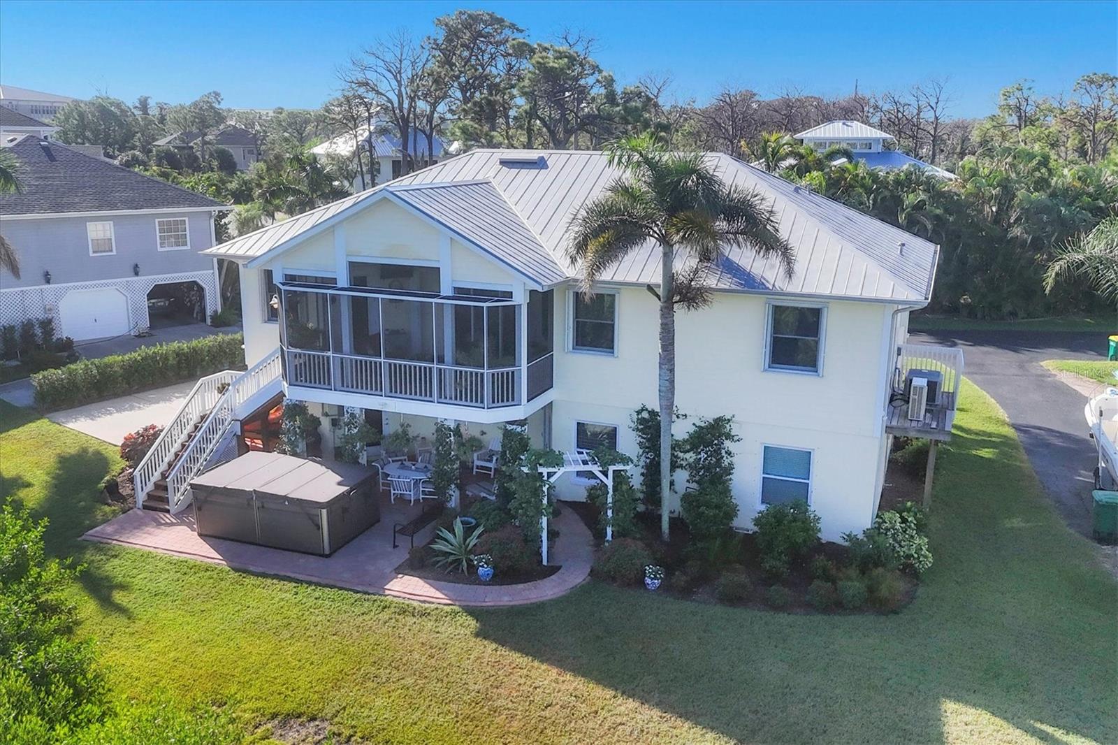 Image 37 of 41 For 7089 Pinebay Boulevard