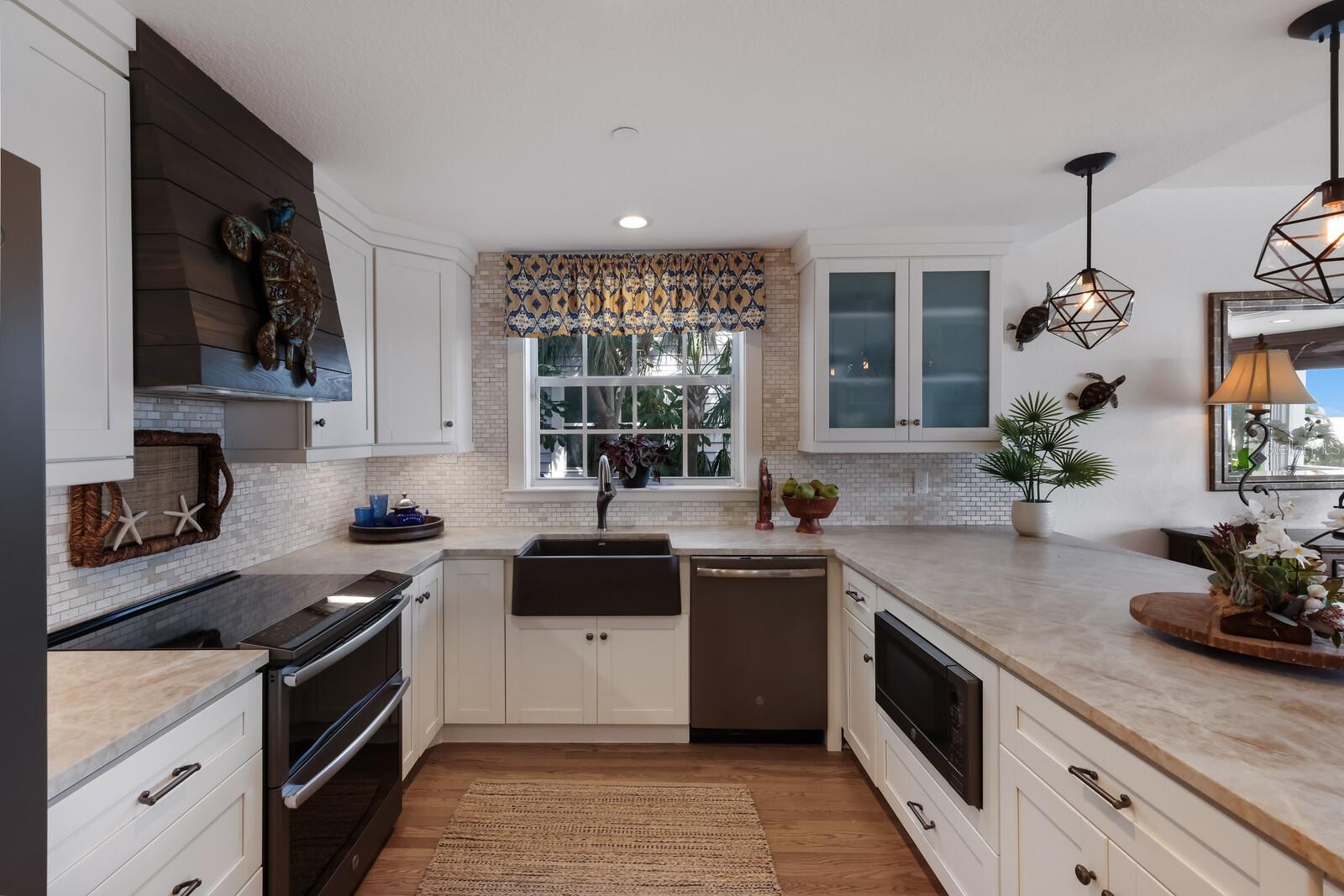 Image 7 of 57 For 549 Buttonwood Bay Drive