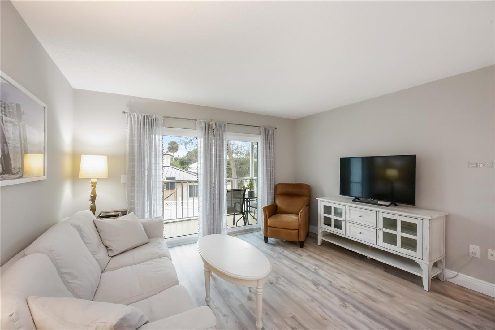 Image 18 of 65 For 5031 Beach Road 120