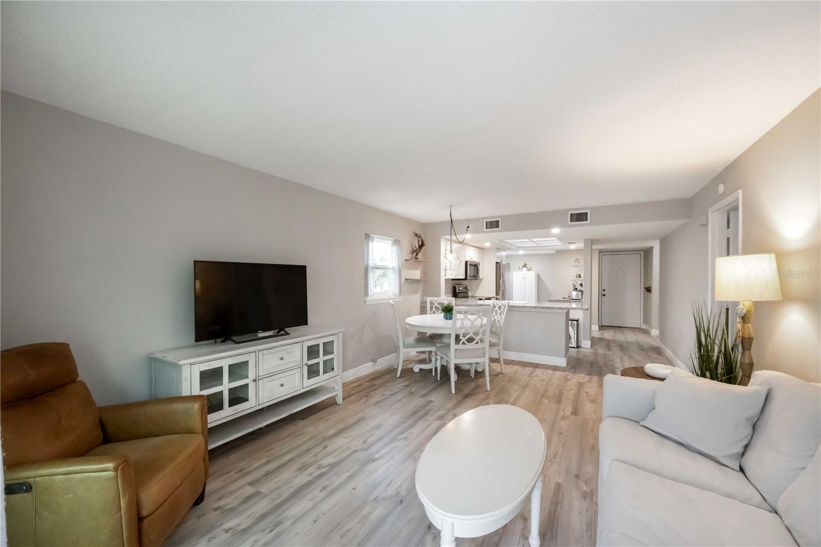 Image 22 of 65 For 5031 Beach Road 120