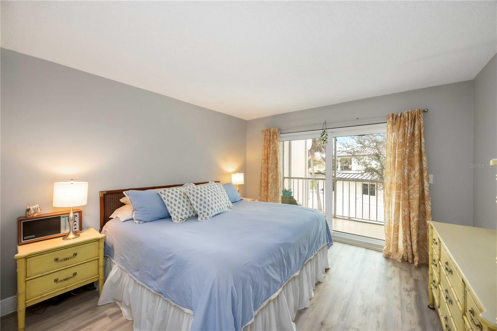 Image 24 of 65 For 5031 Beach Road 120