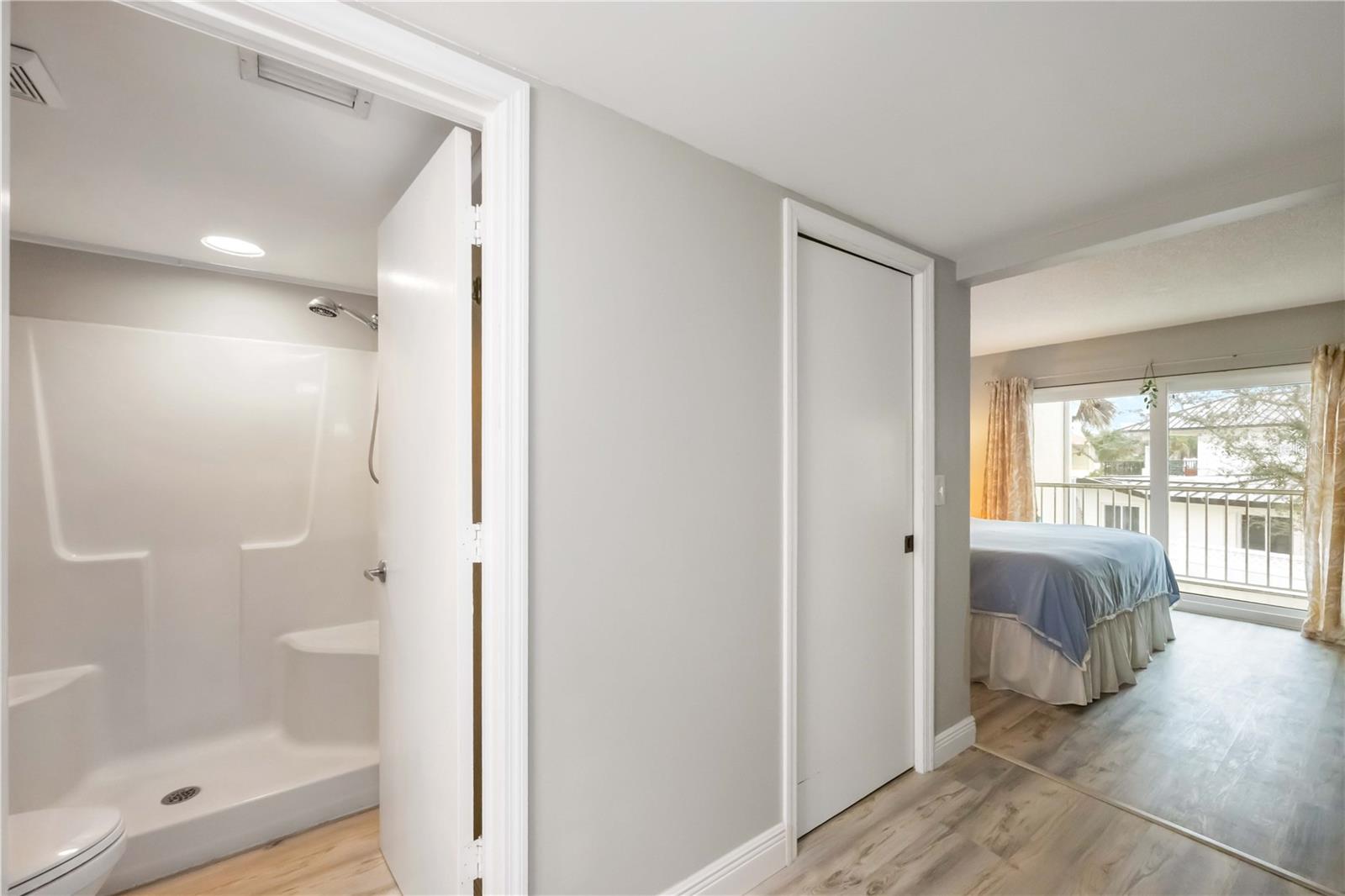 Image 29 of 65 For 5031 Beach Road 120