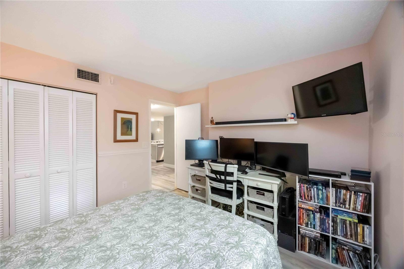 Image 33 of 65 For 5031 Beach Road 120