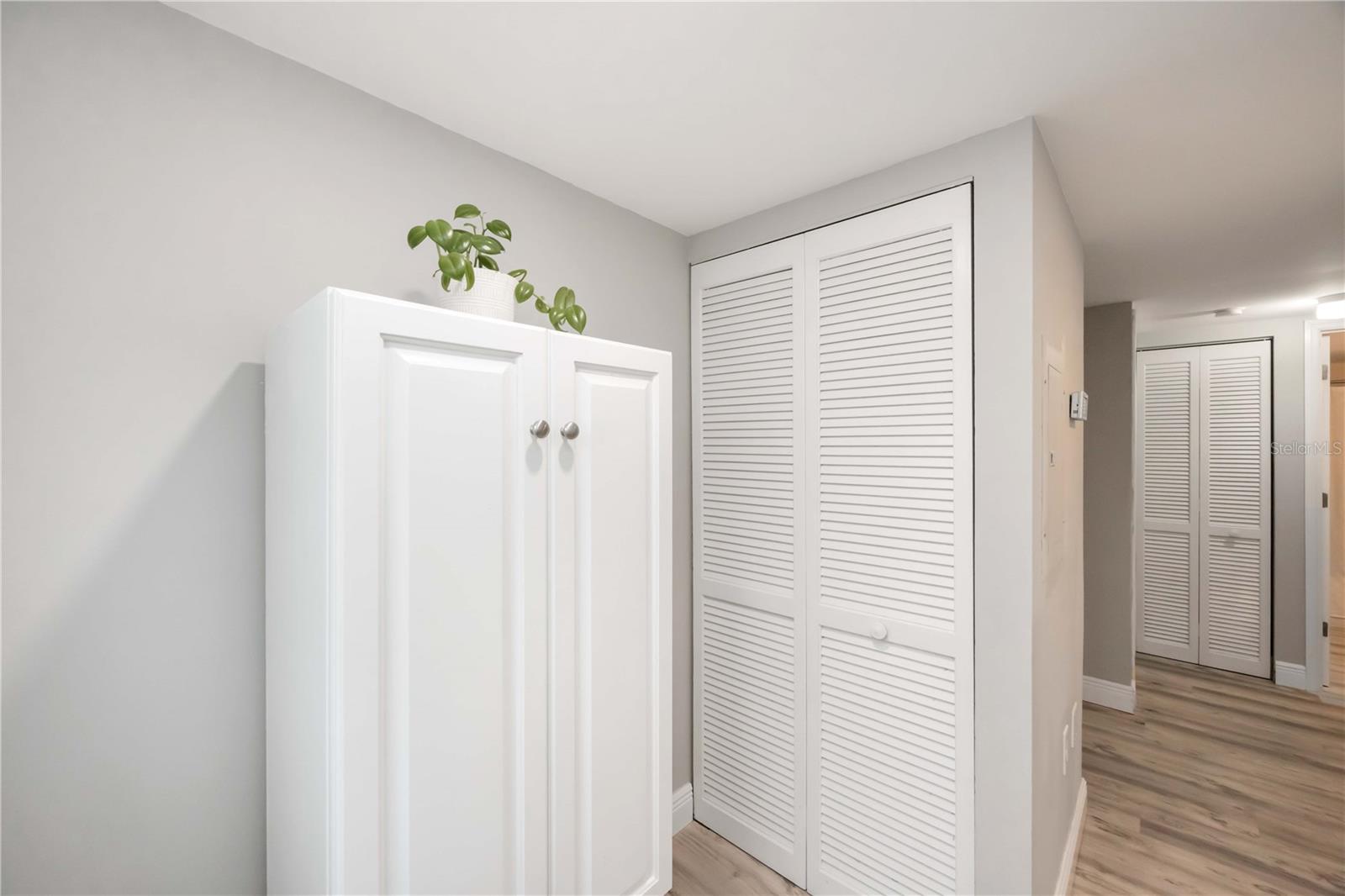 Image 9 of 65 For 5031 Beach Road 120